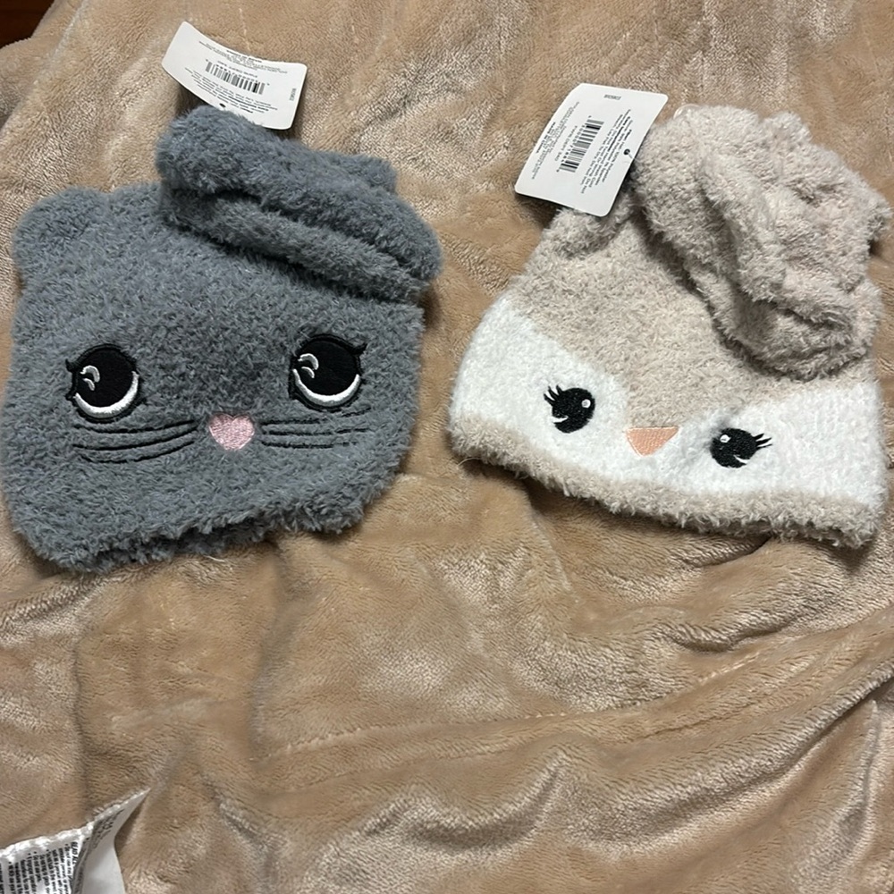 NWT 2 sets of kids beanie & mittens. Cream bunny, gray kitty Fingerless mittens